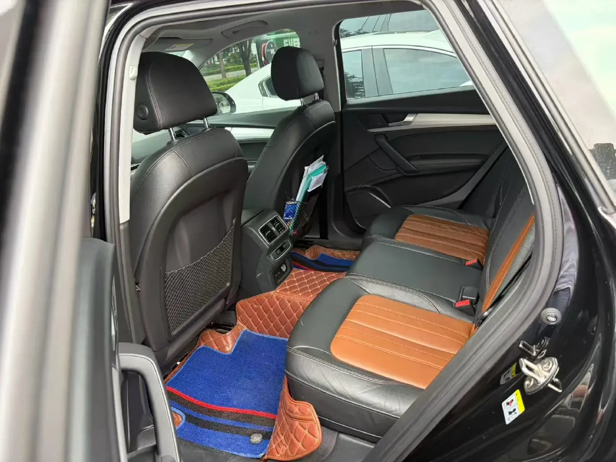 2020 Audi Q5L 2.0T 190HP L4 7DCT,autocango,china used car exporter,china ev exporter,chinese used car exporter,chinese used ev exporter