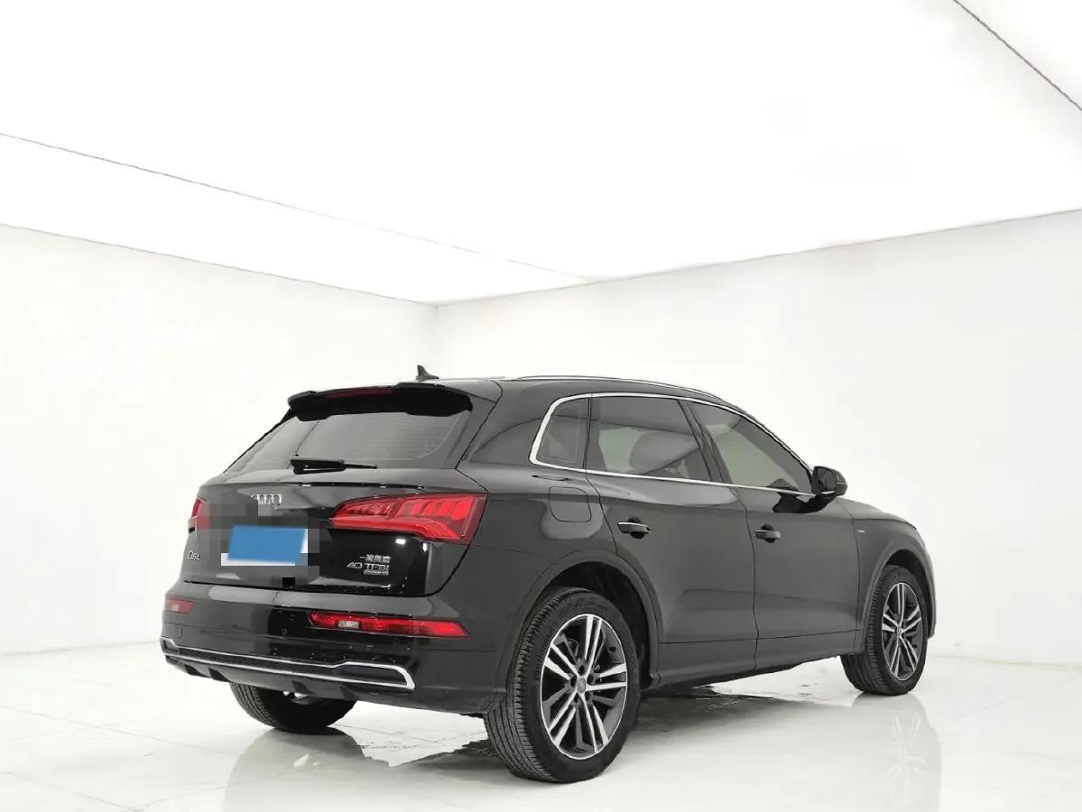2020 Audi Q5L 2.0T 190HP L4 7DCT,autocango,china used car exporter,china ev exporter,chinese used car exporter,chinese used ev exporter