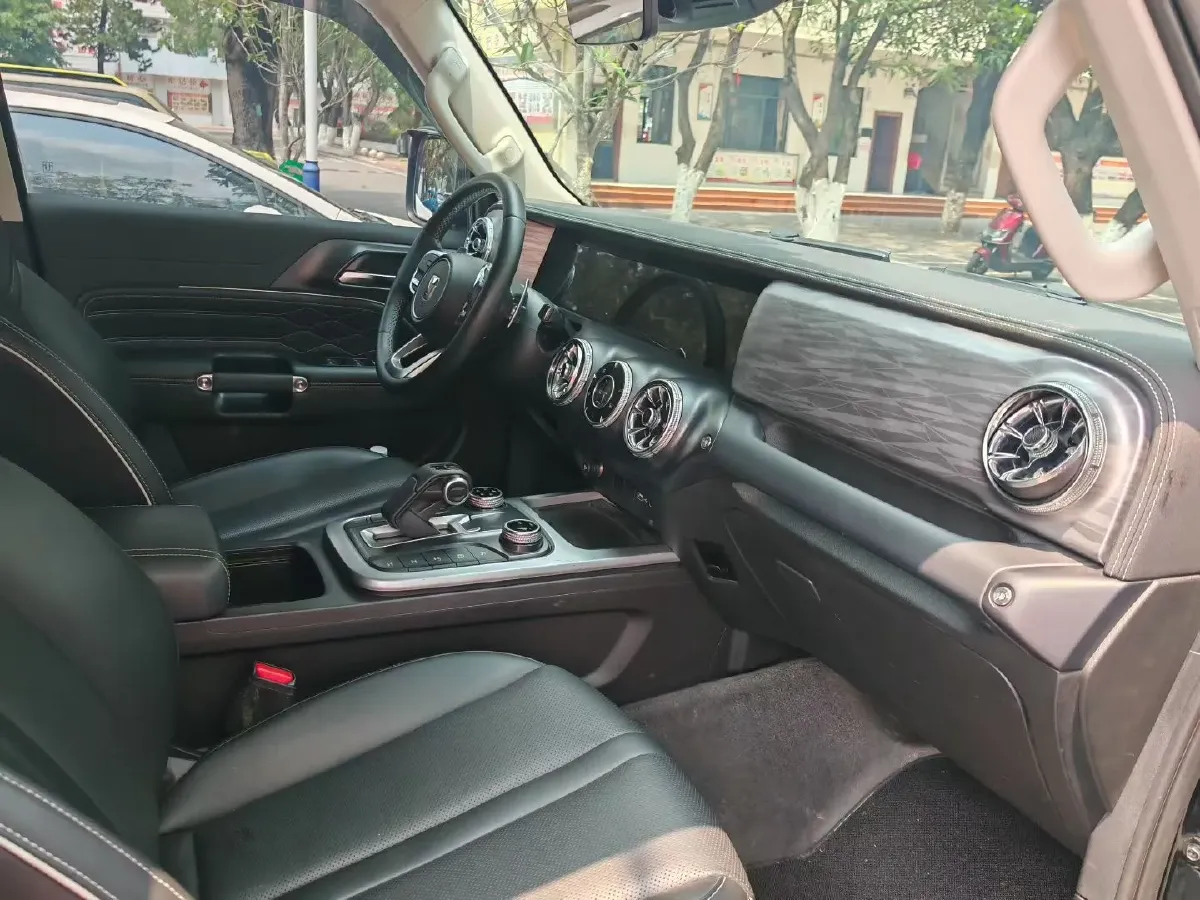 2021 Tank 300 2.0T 227HP L4 8AT,autocango,china used car exporter,china ev exporter,chinese used car exporter,chinese used ev exporter