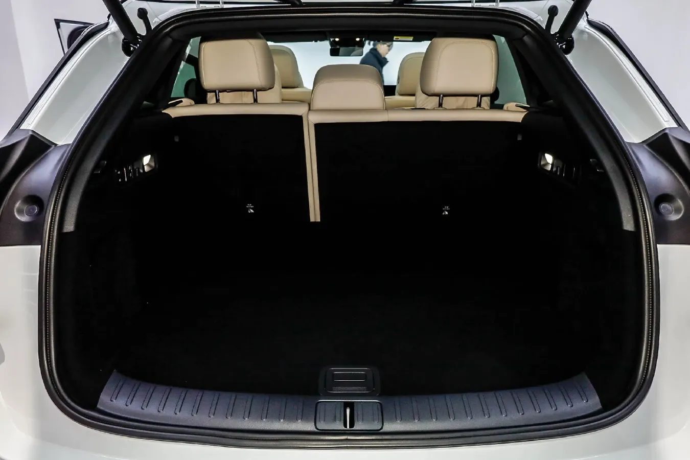 2025 Li i6 BEV,autocango,china used car exporter,china ev exporter,chinese used car exporter,chinese used ev exporter