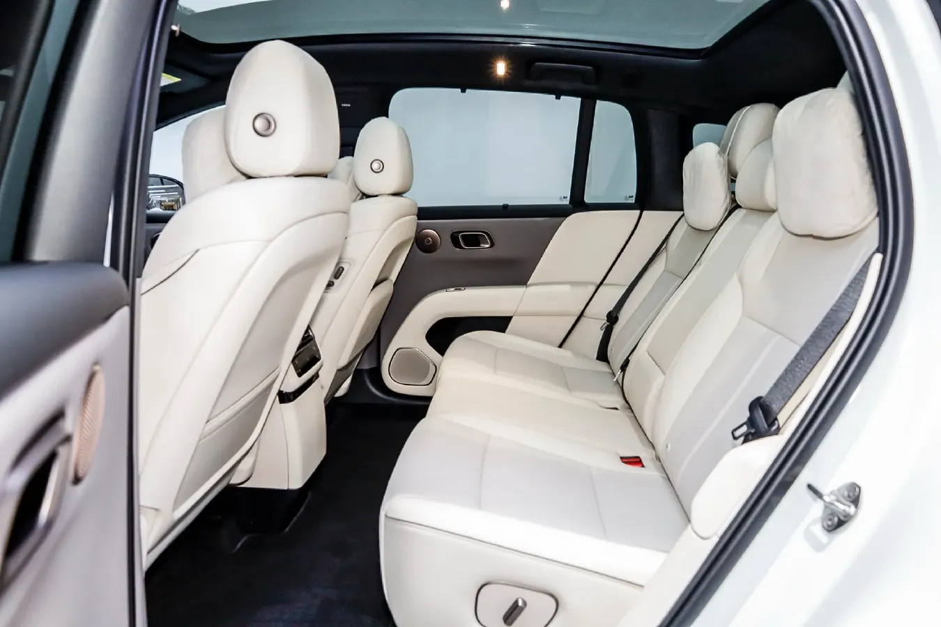 2025 Li i6 BEV,autocango,china used car exporter,china ev exporter,chinese used car exporter,chinese used ev exporter