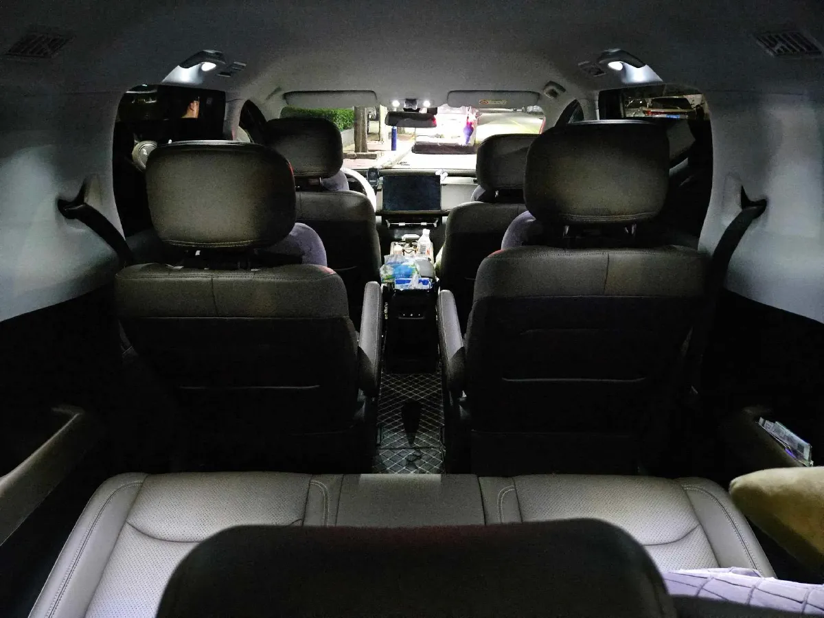 2025 WuLing XingGuang 730 1.5T 177HP L4 CVT,autocango,china used car exporter,china ev exporter,chinese used car exporter,chinese used ev exporter