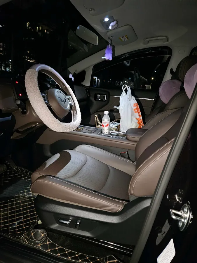 2025 WuLing XingGuang 730 1.5T 177HP L4 CVT,autocango,china used car exporter,china ev exporter,chinese used car exporter,chinese used ev exporter