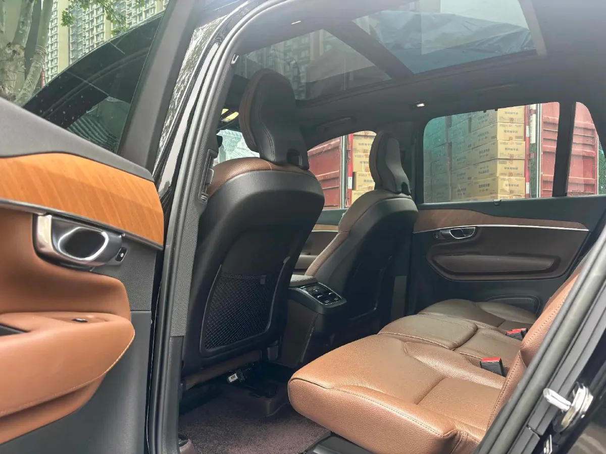 2023 Volvo XC90 2.0T 299HP L4 8AT,autocango,china used car exporter,china ev exporter,chinese used car exporter,chinese used ev exporter