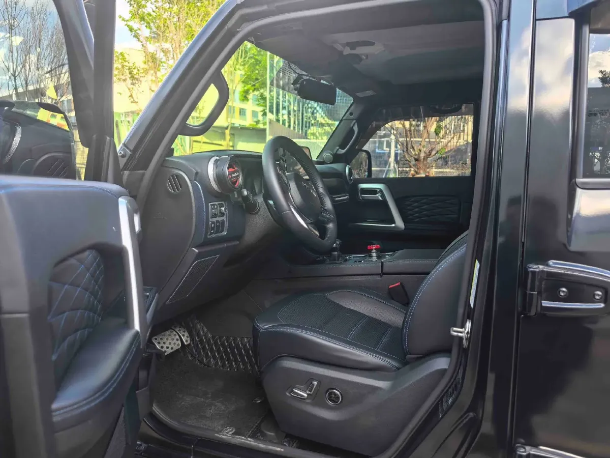 2024 Beijing BJ40 2.0T 163HP L4 8AT,autocango,china used car exporter,china ev exporter,chinese used car exporter,chinese used ev exporter