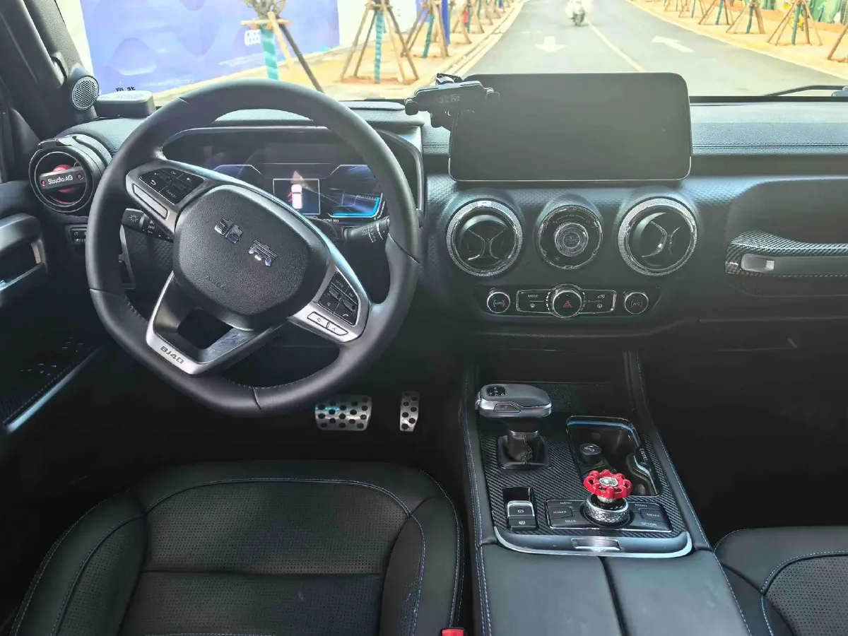 2024 Beijing BJ40 2.0T 163HP L4 8AT,autocango,china used car exporter,china ev exporter,chinese used car exporter,chinese used ev exporter