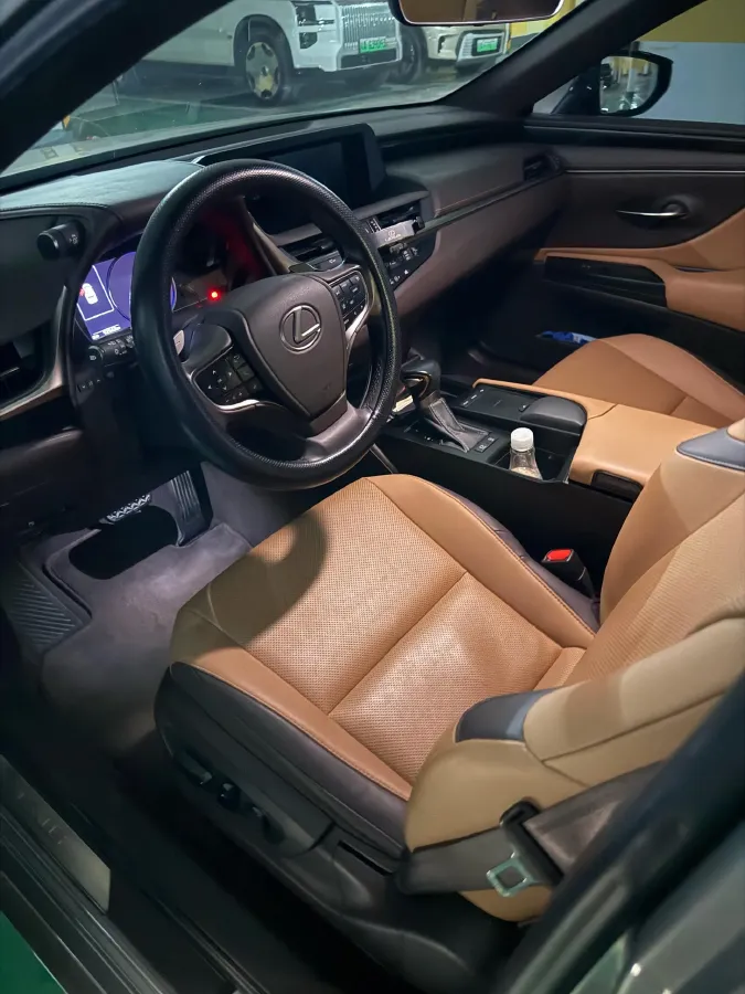 2020 Lexus ES 2.0L 173HP L4 CVT,autocango,china used car exporter,china ev exporter,chinese used car exporter,chinese used ev exporter