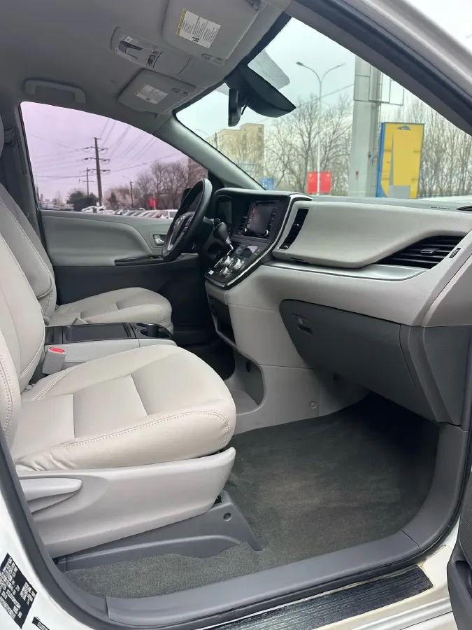 2018 DS 7 1.6T 220HP L4 8AT,autocango,china used car exporter,china ev exporter,chinese used car exporter,chinese used ev exporter