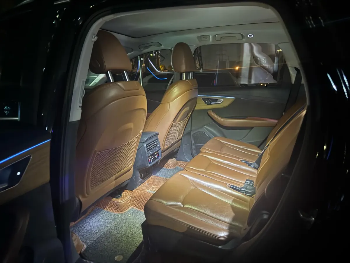 2021 Audi Q7 3.0T 340HP V6 8AT,autocango,china used car exporter,china ev exporter,chinese used car exporter,chinese used ev exporter