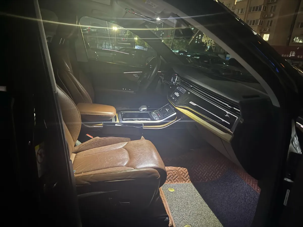 2021 Audi Q7 3.0T 340HP V6 8AT,autocango,china used car exporter,china ev exporter,chinese used car exporter,chinese used ev exporter