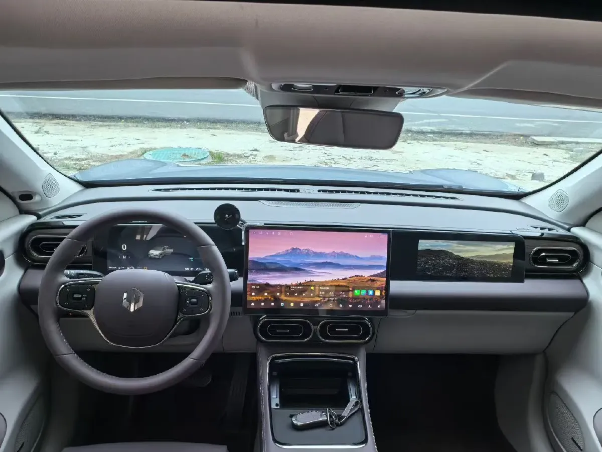 2023 Leapmotor C11 1.5L 95HP L4 REEV 30.1KWH,autocango,china used car exporter,china ev exporter,chinese used car exporter,chinese used ev exporter