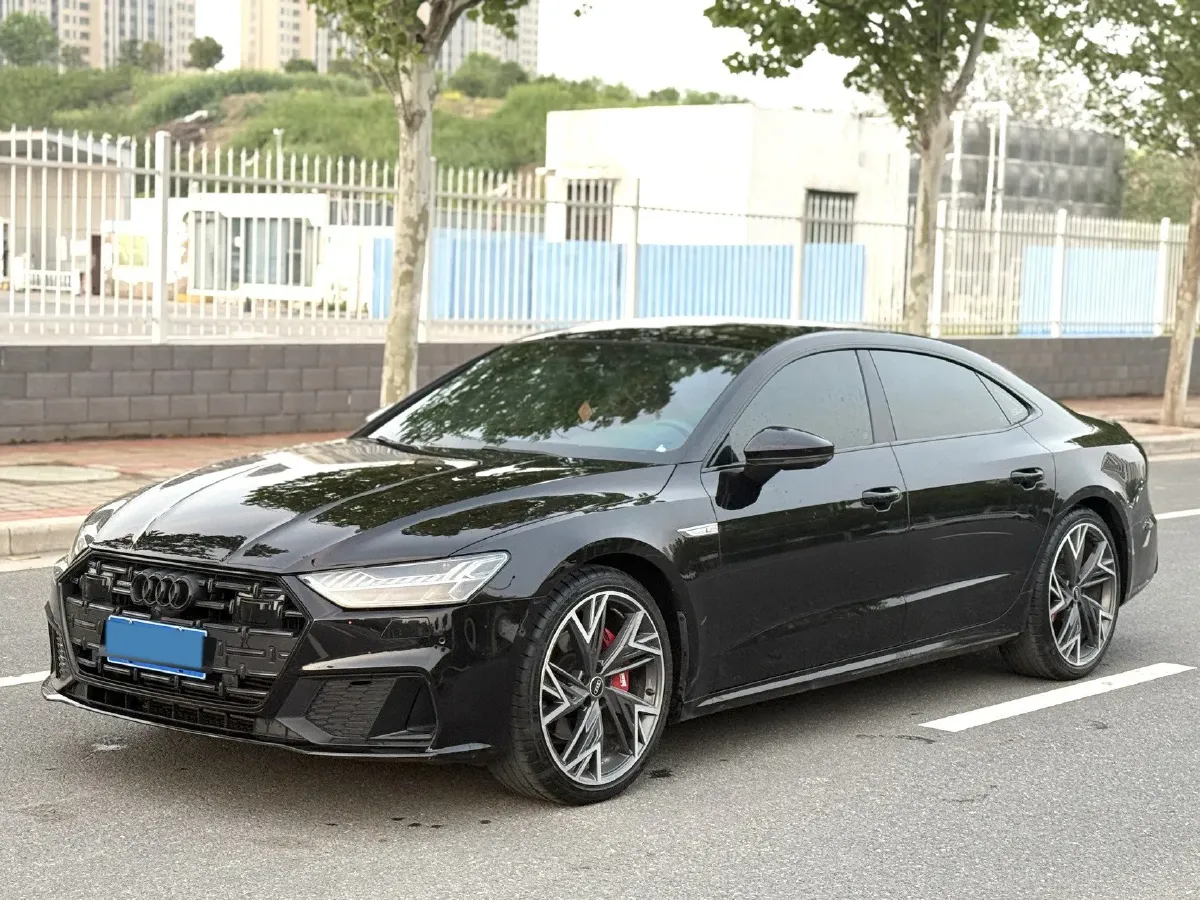 2024 Audi A7L 2.0T 245HP L4 7DCT,autocango,china used car exporter,china ev exporter,chinese used car exporter,chinese used ev exporter