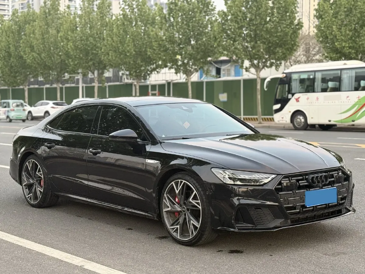 2024 Audi A7L 2.0T 245HP L4 7DCT,autocango,china used car exporter,china ev exporter,chinese used car exporter,chinese used ev exporter