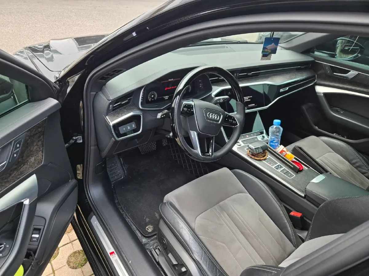 2021 Audi A6L 2.0T 224HP L4 7DCT,autocango,china used car exporter,china ev exporter,chinese used car exporter,chinese used ev exporter