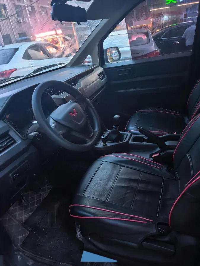 2021 WuLing HongGuang Plus 1.5L 99HP L4 6MT,autocango,china used car exporter,china ev exporter,chinese used car exporter,chinese used ev exporter