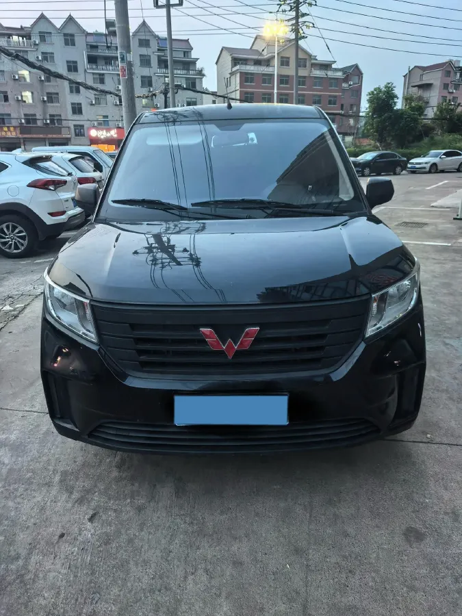 2021 WuLing HongGuang Plus 1.5L 99HP L4 6MT,autocango,china used car exporter,china ev exporter,chinese used car exporter,chinese used ev exporter