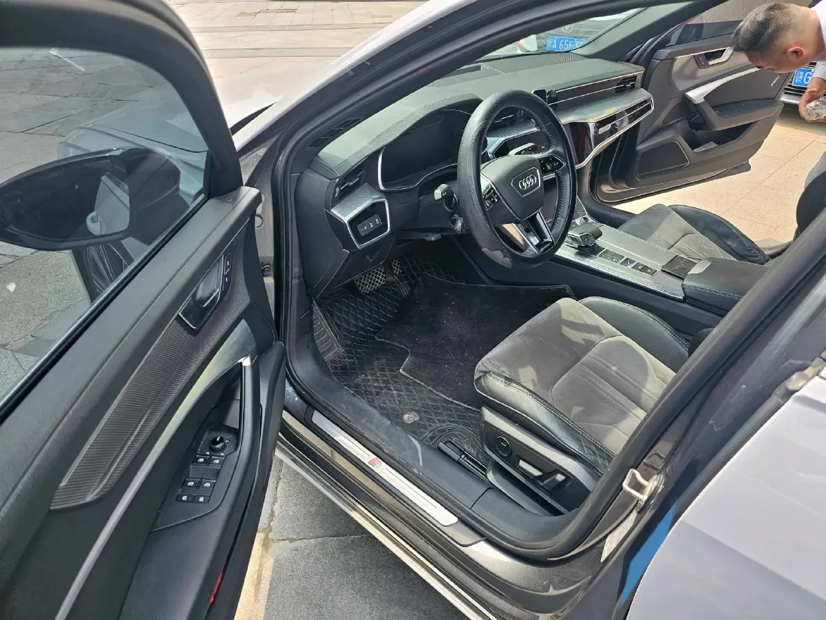 2020 Audi A6L 2.0T 224HP L4 7DCT,autocango,china used car exporter,china ev exporter,chinese used car exporter,chinese used ev exporter