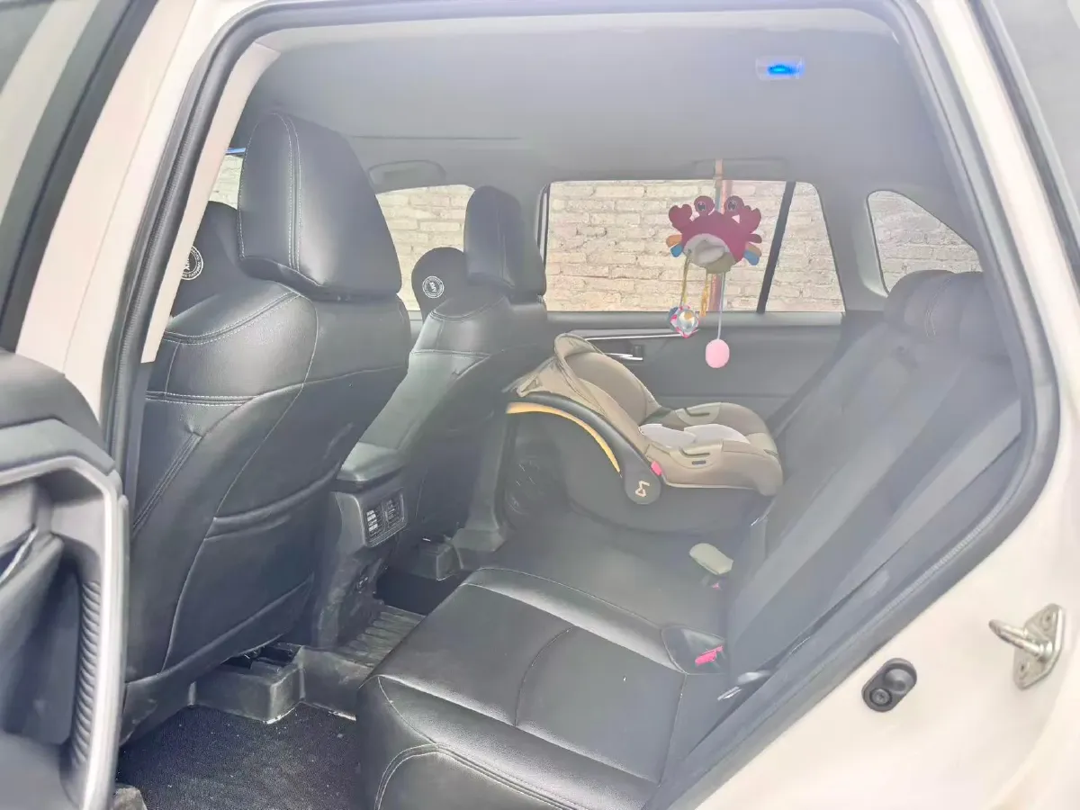 2021 Toyota RAV4 2.0L 171HP L4 CVT,autocango,china used car exporter,china ev exporter,chinese used car exporter,chinese used ev exporter