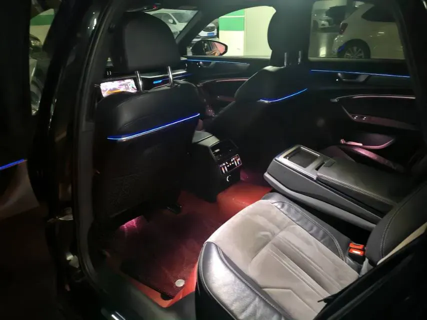 2022 Audi A6L 2.0T 224HP L4 7DCT,autocango,china used car exporter,china ev exporter,chinese used car exporter,chinese used ev exporter