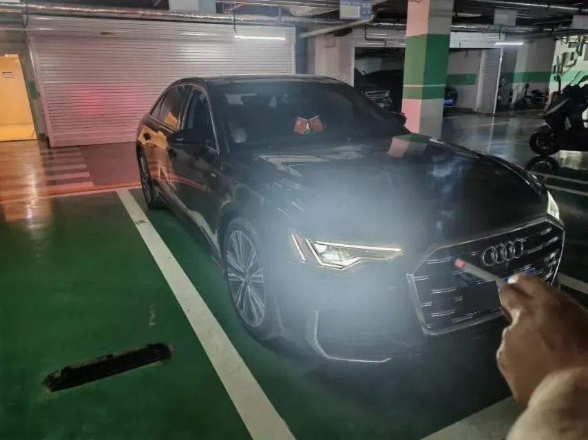 2022 Audi A6L 2.0T 224HP L4 7DCT,autocango,china used car exporter,china ev exporter,chinese used car exporter,chinese used ev exporter