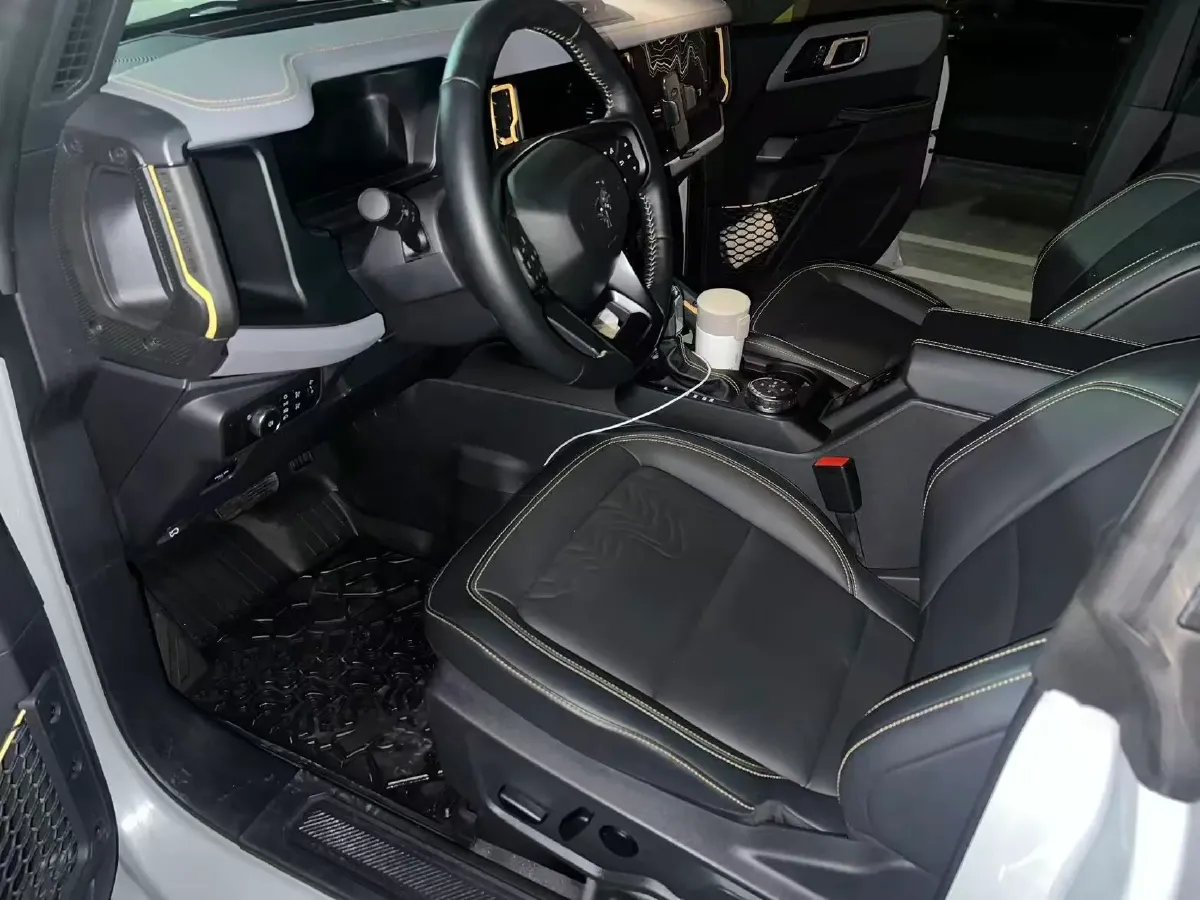 2024 Ford Bronco 2.3T 275HP L4 10AT,autocango,china used car exporter,china ev exporter,chinese used car exporter,chinese used ev exporter