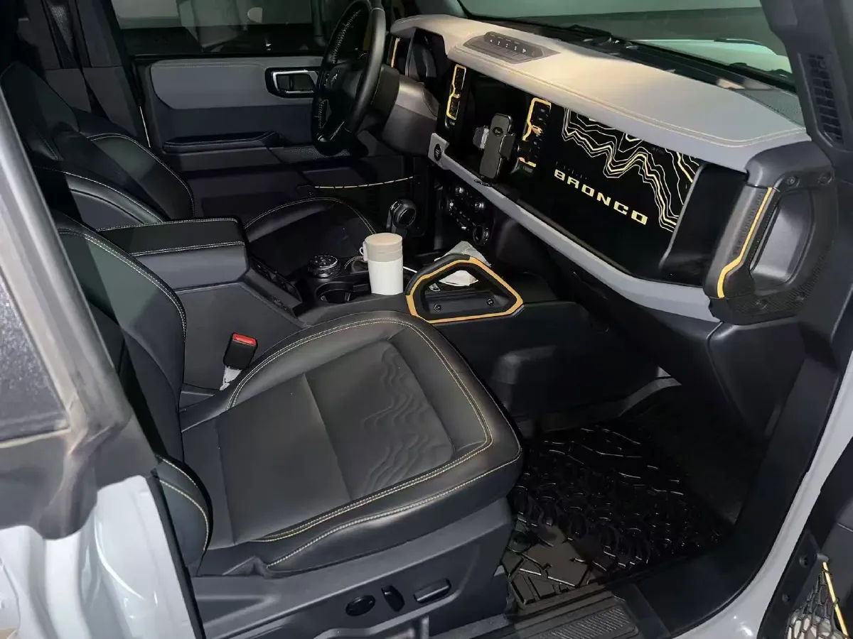 2024 Ford Bronco 2.3T 275HP L4 10AT,autocango,china used car exporter,china ev exporter,chinese used car exporter,chinese used ev exporter