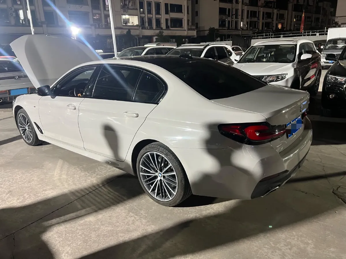2023 BMW 5 Series 2.0T 245HP L4 8AT,autocango,china used car exporter,china ev exporter,chinese used car exporter,chinese used ev exporter