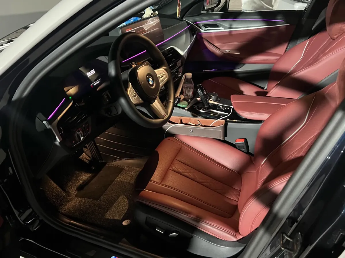 2023 BMW 5 Series 2.0T 245HP L4 8AT,autocango,china used car exporter,china ev exporter,chinese used car exporter,chinese used ev exporter