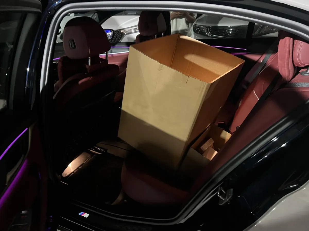 2023 BMW 5 Series 2.0T 245HP L4 8AT,autocango,china used car exporter,china ev exporter,chinese used car exporter,chinese used ev exporter