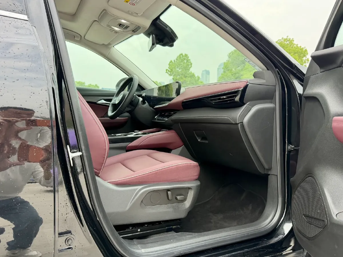 2025 Buick EnvisionPlus 2.0T 237HP L4 9AT,autocango,china used car exporter,china ev exporter,chinese used car exporter,chinese used ev exporter