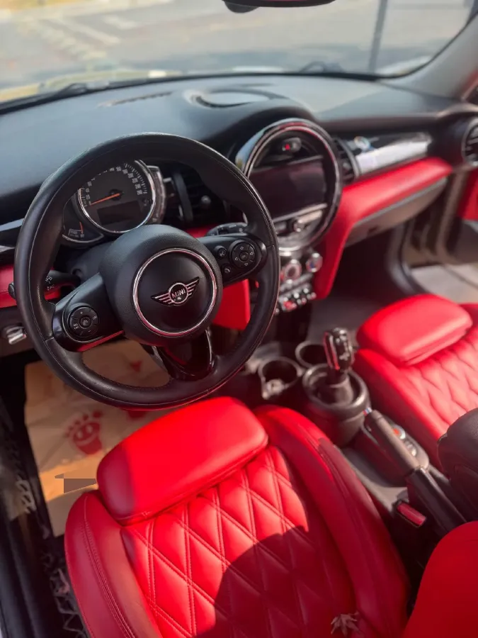 2018 MINI COUNTRYMAN 1.5T 136HP L3 6AT,autocango,china used car exporter,china ev exporter,chinese used car exporter,chinese used ev exporter