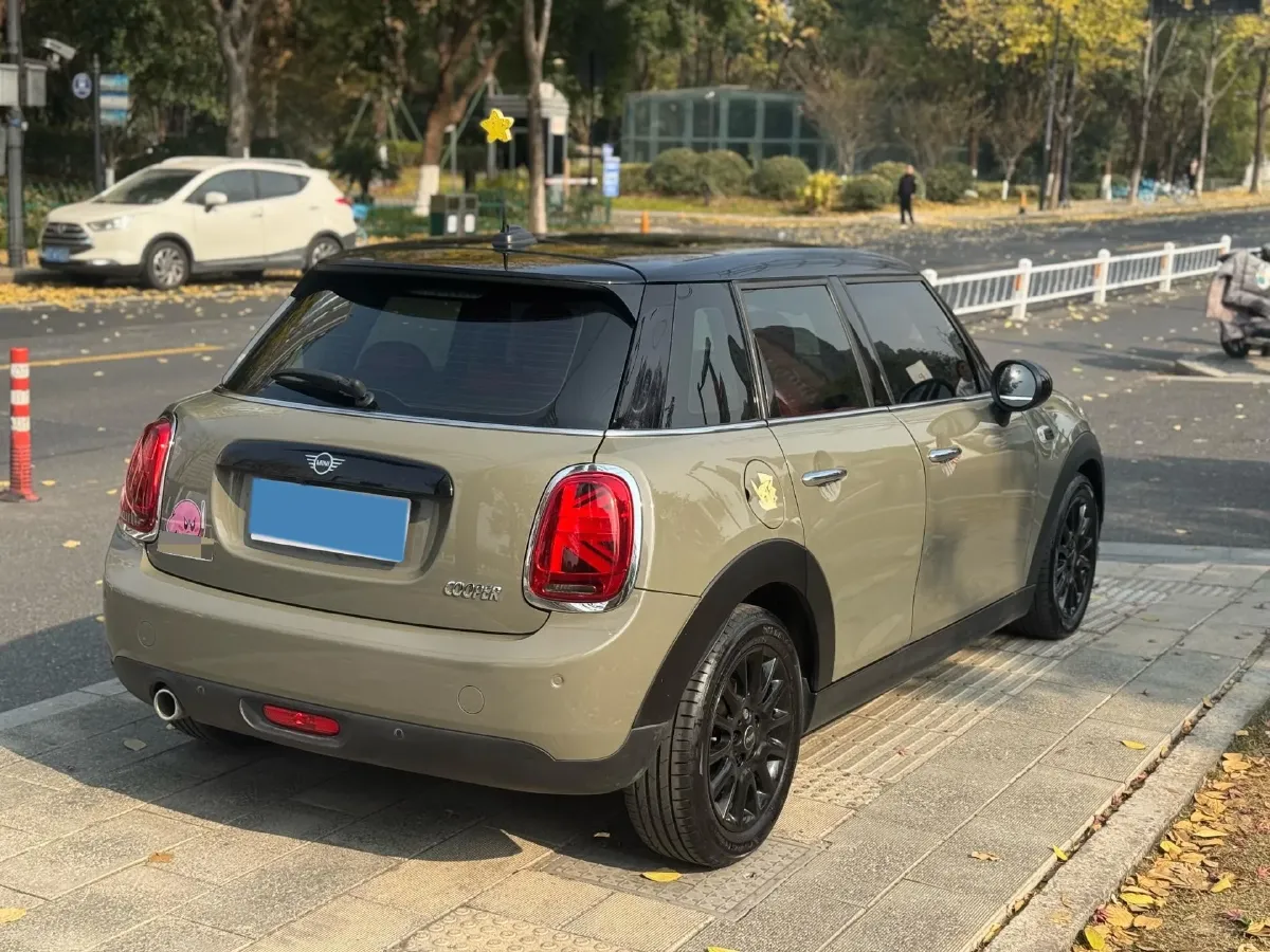 2018 MINI COUNTRYMAN 1.5T 136HP L3 6AT,autocango,china used car exporter,china ev exporter,chinese used car exporter,chinese used ev exporter
