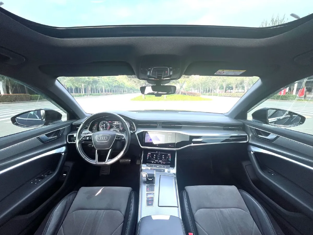 2022 Audi A6L 2.0T 190HP L4 7DCT,autocango,china used car exporter,china ev exporter,chinese used car exporter,chinese used ev exporter