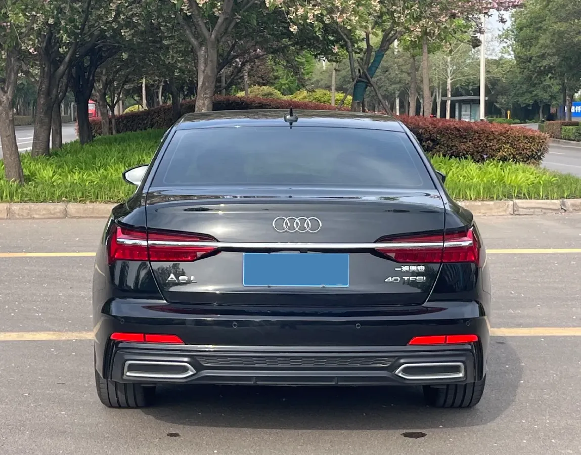 2022 Audi A6L 2.0T 190HP L4 7DCT,autocango,china used car exporter,china ev exporter,chinese used car exporter,chinese used ev exporter