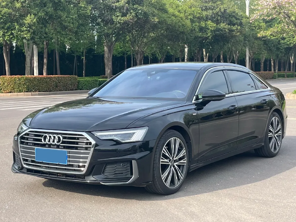 2022 Audi A6L 2.0T 190HP L4 7DCT,autocango,china used car exporter,china ev exporter,chinese used car exporter,chinese used ev exporter