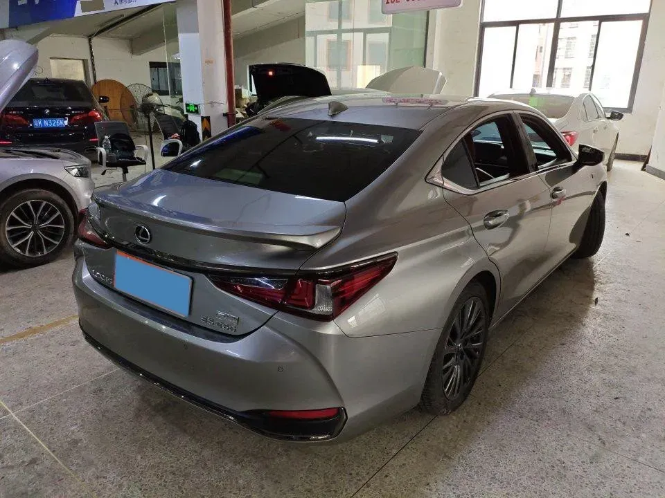 2020 Lexus ES 2.5L 207HP L4 8AT,autocango,china used car exporter,china ev exporter,chinese used car exporter,chinese used ev exporter
