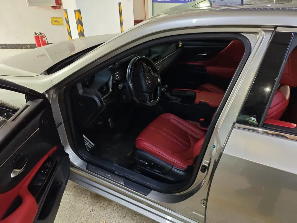 2020 Lexus ES 2.5L 207HP L4 8AT,autocango,china used car exporter,china ev exporter,chinese used car exporter,chinese used ev exporter