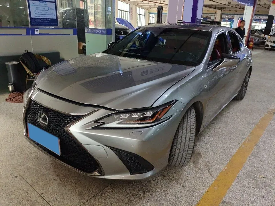 2020 Lexus ES 2.5L 207HP L4 8AT,autocango,china used car exporter,china ev exporter,chinese used car exporter,chinese used ev exporter