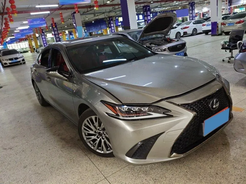 2020 Lexus ES 2.5L 207HP L4 8AT,autocango,china used car exporter,china ev exporter,chinese used car exporter,chinese used ev exporter