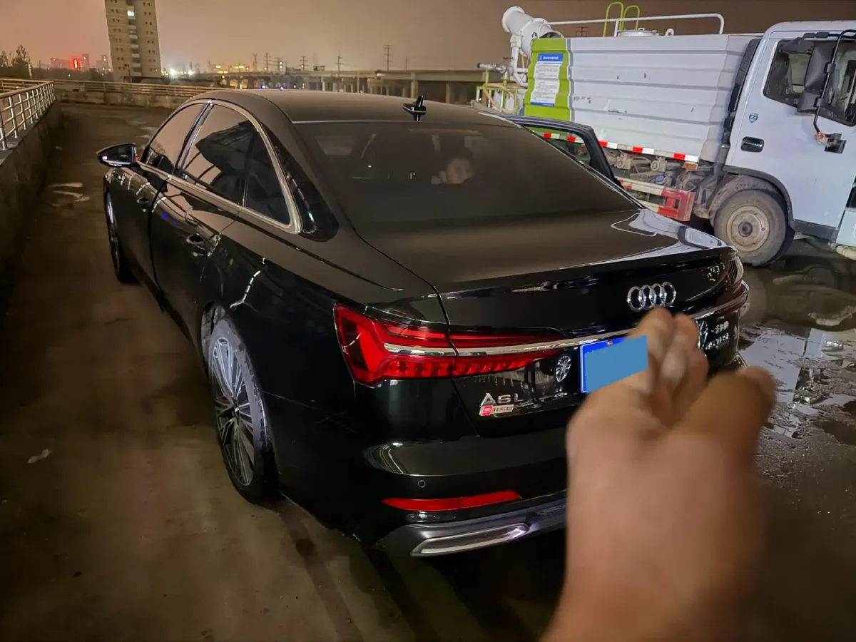 2021 Audi A6L 2.0T 224HP L4 7DCT,autocango,china used car exporter,china ev exporter,chinese used car exporter,chinese used ev exporter