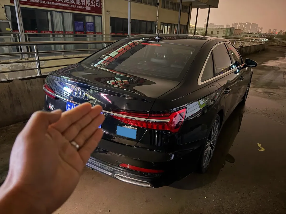 2021 Audi A6L 2.0T 224HP L4 7DCT,autocango,china used car exporter,china ev exporter,chinese used car exporter,chinese used ev exporter