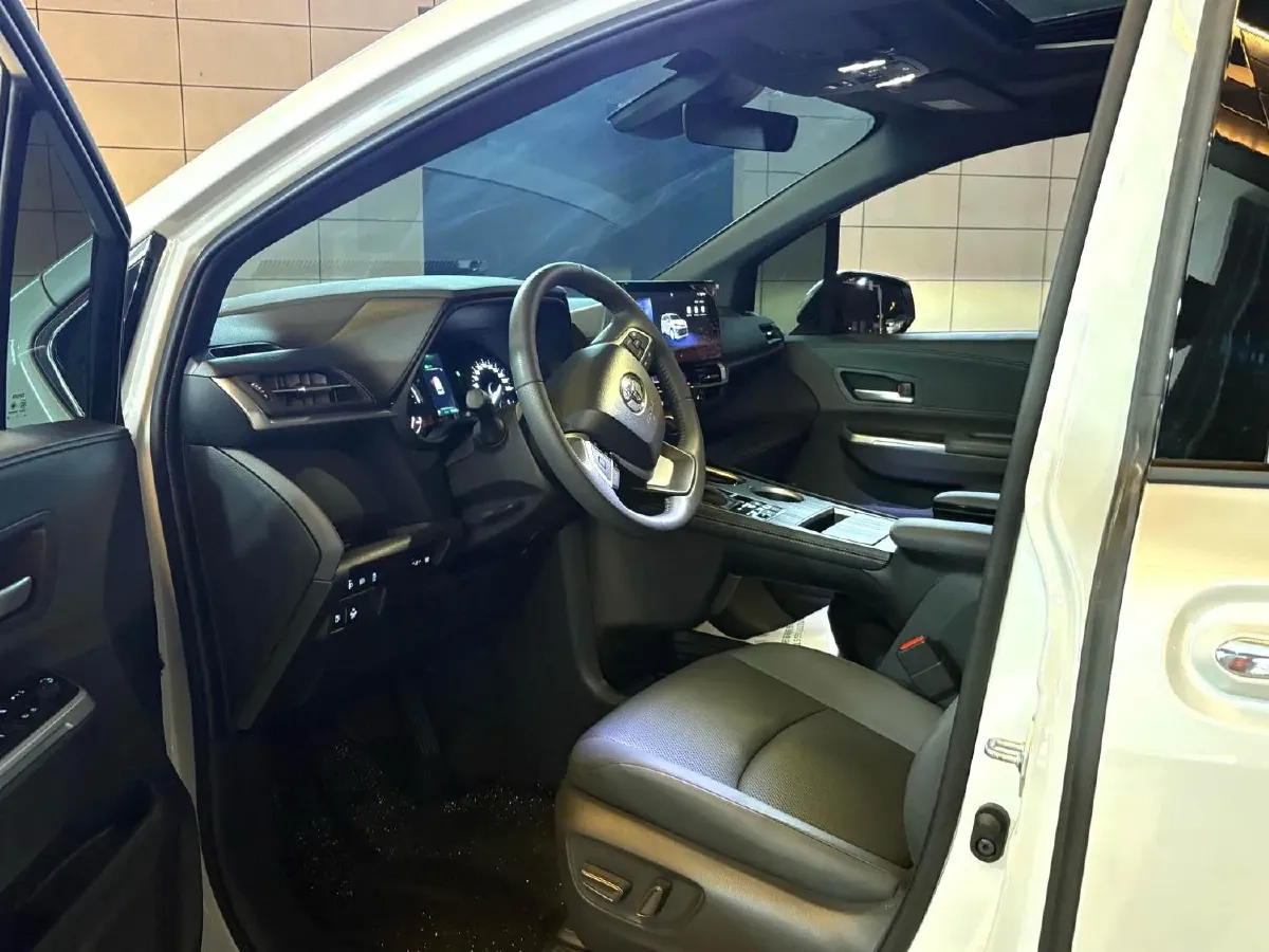 2026 Toyota Sienna 2.5L 189HP L4 E-CVT Hybrid,autocango,china used car exporter,china ev exporter,chinese used car exporter,chinese used ev exporter