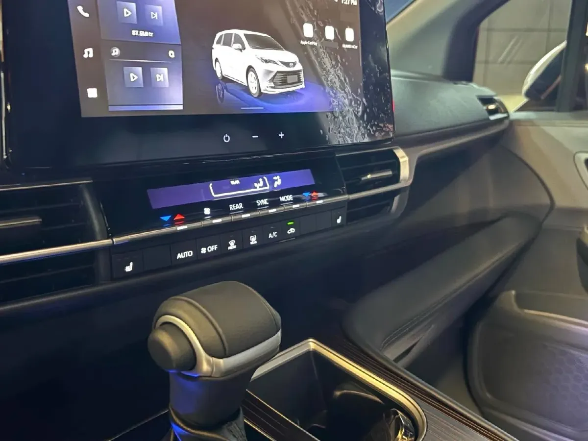 2026 Toyota Sienna 2.5L 189HP L4 E-CVT Hybrid,autocango,china used car exporter,china ev exporter,chinese used car exporter,chinese used ev exporter