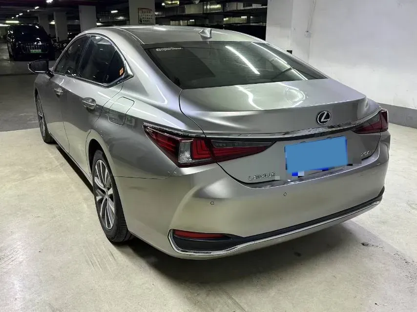 2020 Lexus ES 2.0L 173HP L4 CVT,autocango,china used car exporter,china ev exporter,chinese used car exporter,chinese used ev exporter