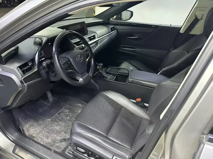 2020 Lexus ES 2.0L 173HP L4 CVT,autocango,china used car exporter,china ev exporter,chinese used car exporter,chinese used ev exporter