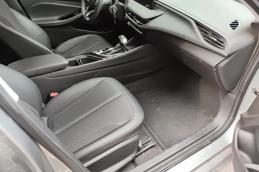 2023 Buick Verano 1.5T 184HP L4 CVT,autocango,china used car exporter,china ev exporter,chinese used car exporter,chinese used ev exporter