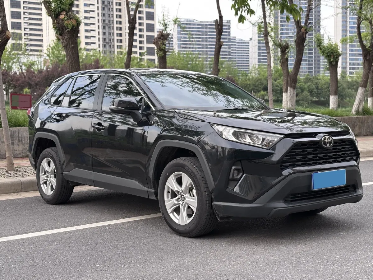 2024 Toyota RAV4 2.0L 171HP L4 CVT,autocango,china used car exporter,china ev exporter,chinese used car exporter,chinese used ev exporter