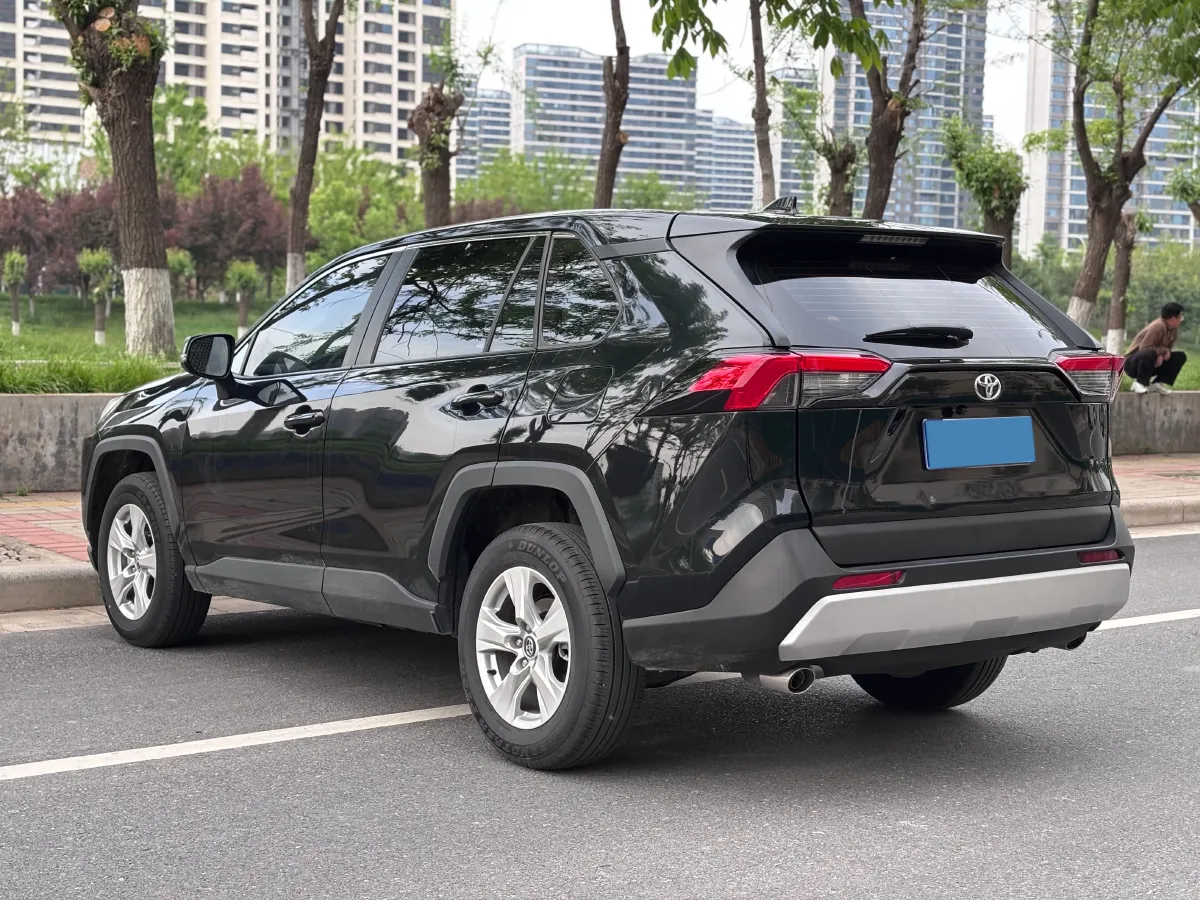 2024 Toyota RAV4 2.0L 171HP L4 CVT,autocango,china used car exporter,china ev exporter,chinese used car exporter,chinese used ev exporter