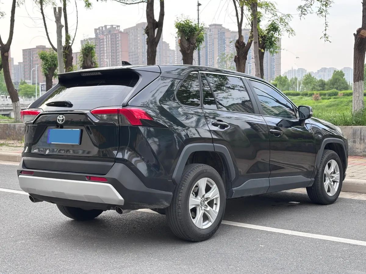 2024 Toyota RAV4 2.0L 171HP L4 CVT,autocango,china used car exporter,china ev exporter,chinese used car exporter,chinese used ev exporter