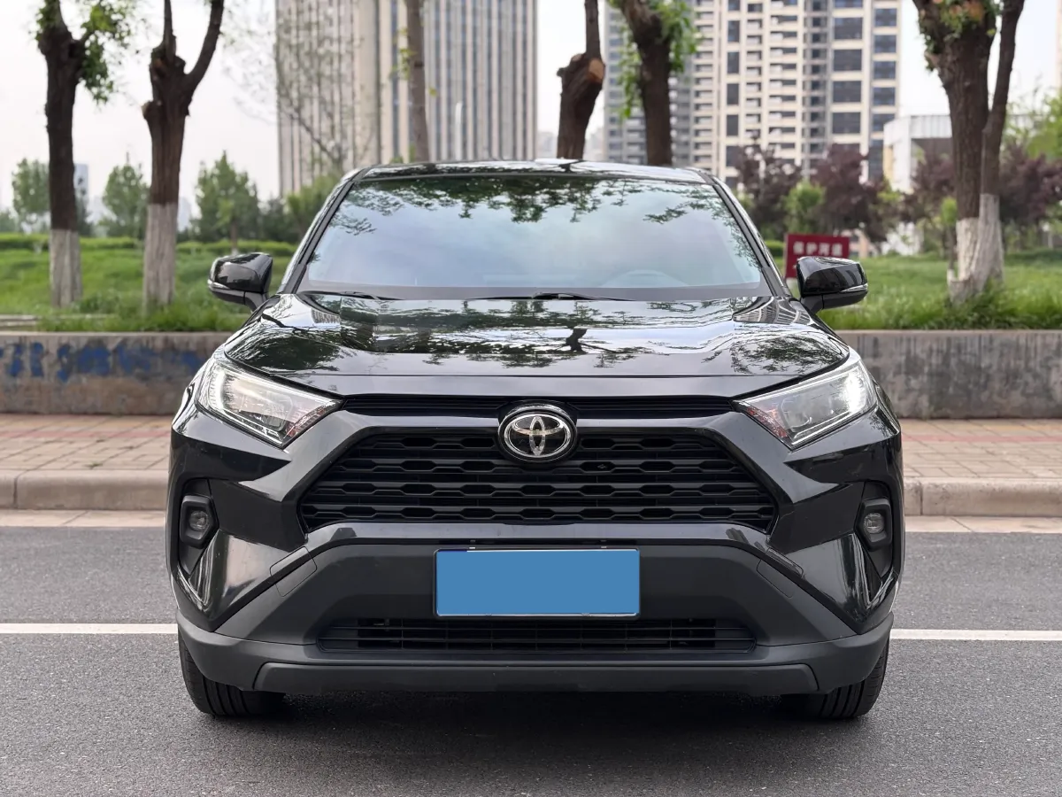2024 Toyota RAV4 2.0L 171HP L4 CVT,autocango,china used car exporter,china ev exporter,chinese used car exporter,chinese used ev exporter